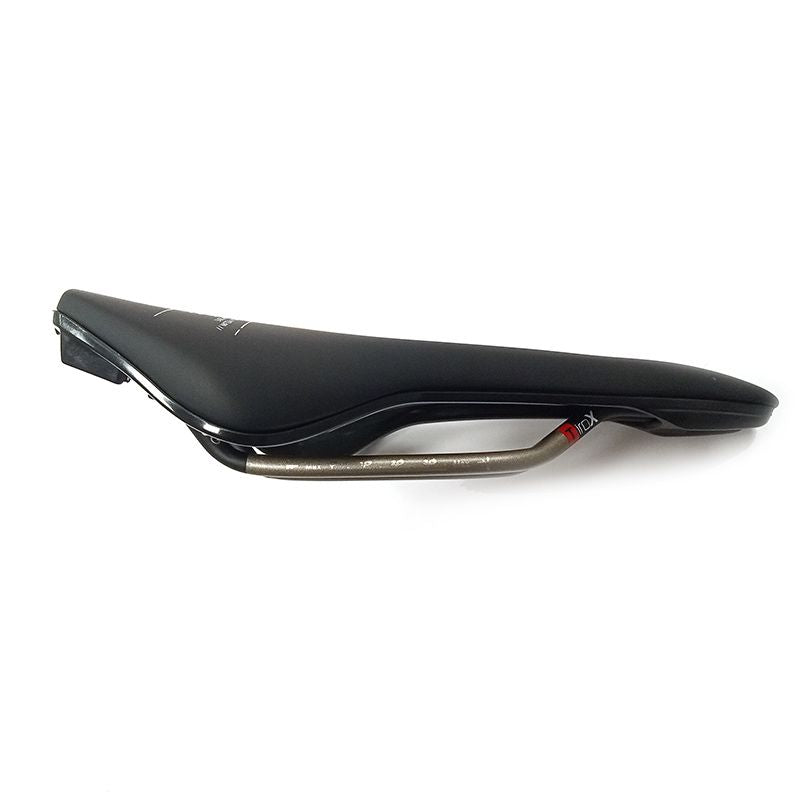 PROLOGO Nago R4 137 Tirox Black Saddle